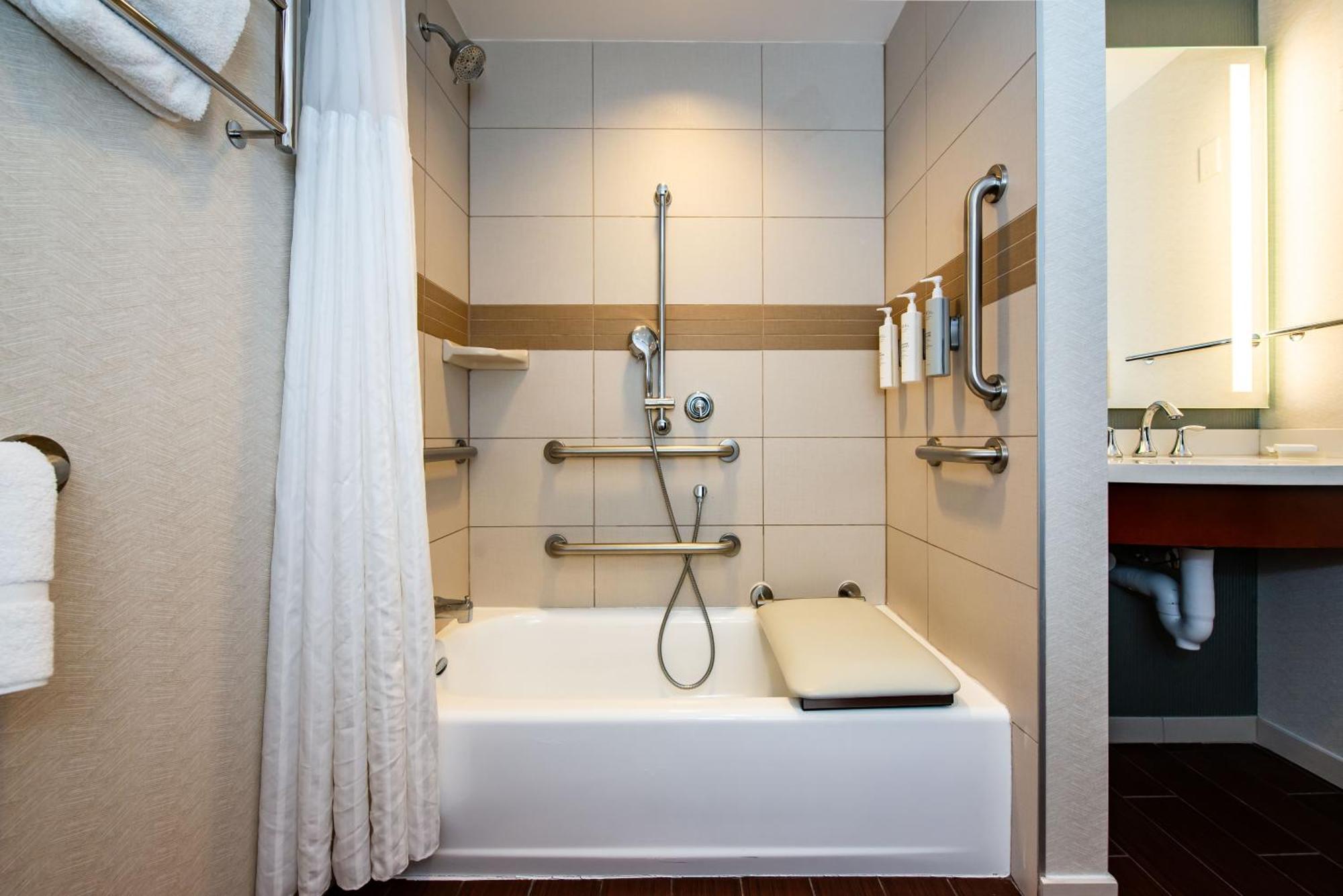 Hilton Garden Inn Alexandria Old Town National Harbor Zewnętrze zdjęcie